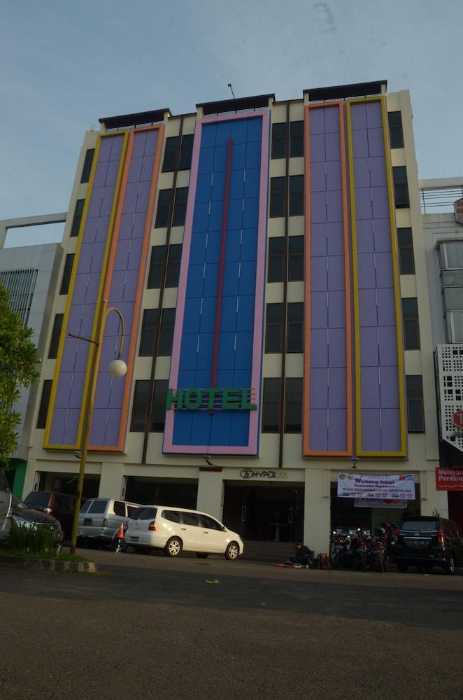 Wisma tamu Hyper 3*